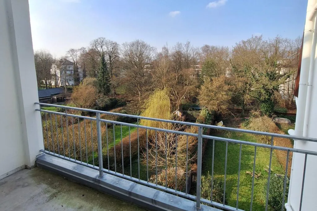 Hamburg-Winterhude, Wohnung, überdachter Balkon zum Goldbekkanal