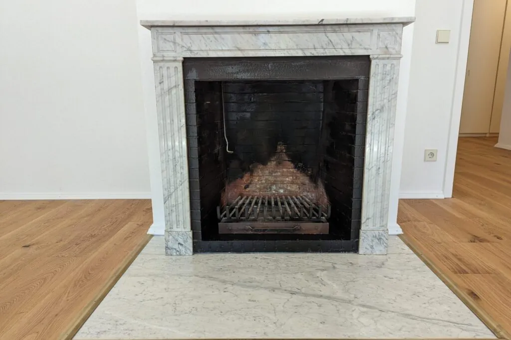 Hamburg-Othmarschen, Kamin im Wohnzimmer